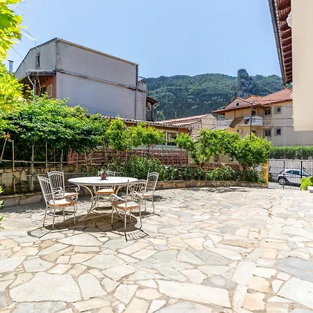 Mires House Side First Floor 9 Apartman