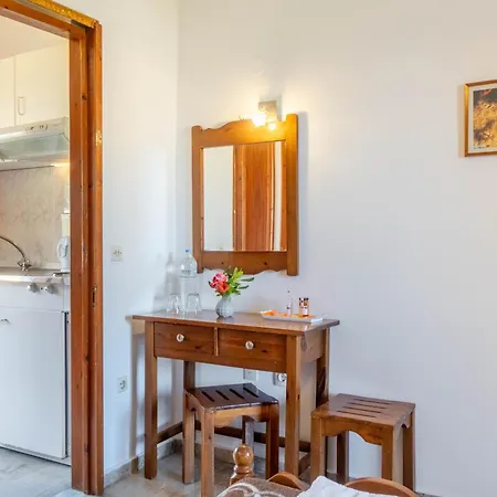 Mires House Side First Floor 9 Apartman
