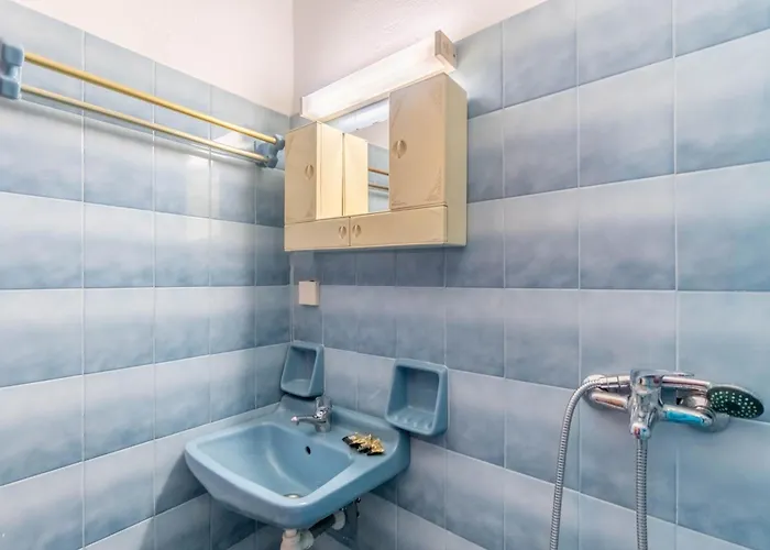 Mires House Side First Floor 9 *